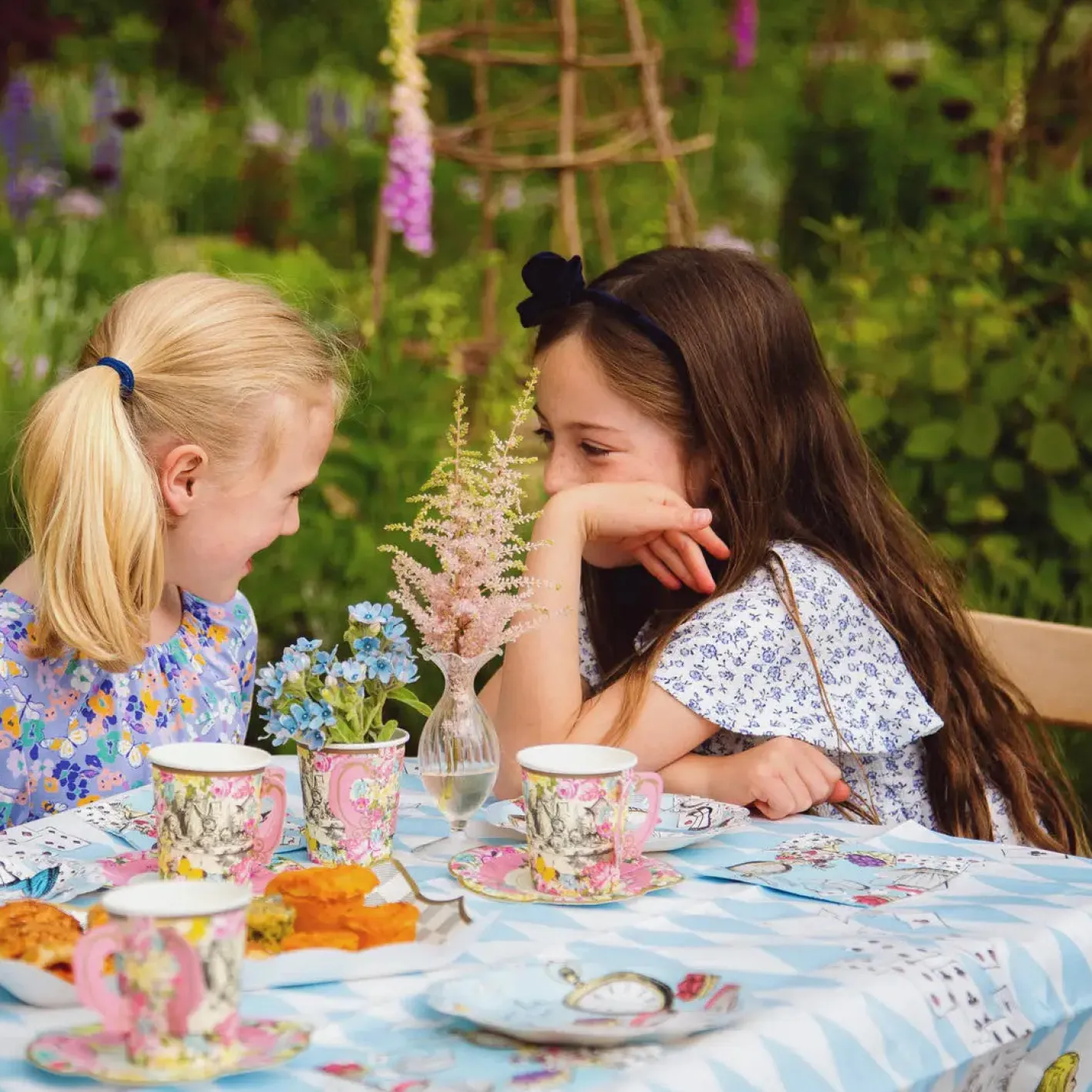 Talking Tables Alice in Wonderland Teacups & Saucer Set - 12 pack