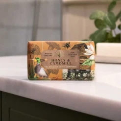 English Soap Company Anniversary Honey & Camomile Soap