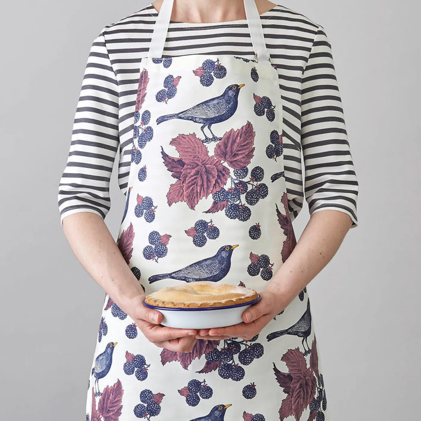 Thornback & Peel Blackbird & Bramble Apron