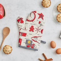 Victoria Eggs Christmas Delights Oven Mitt