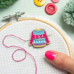 Hawthorn Handmade Christmas Jumper Magnetic Needle Holder