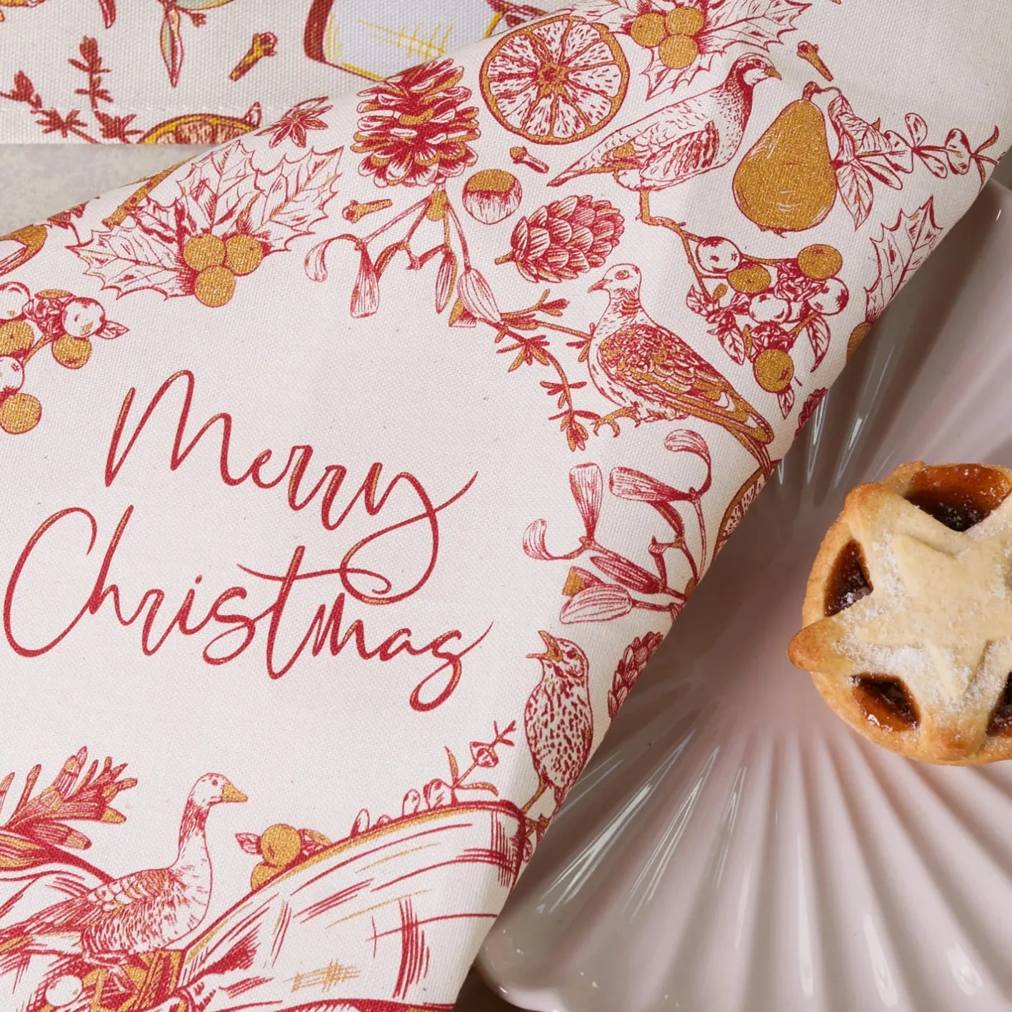 Victoria Eggs Christmas Wreath Napkins - Set of 4