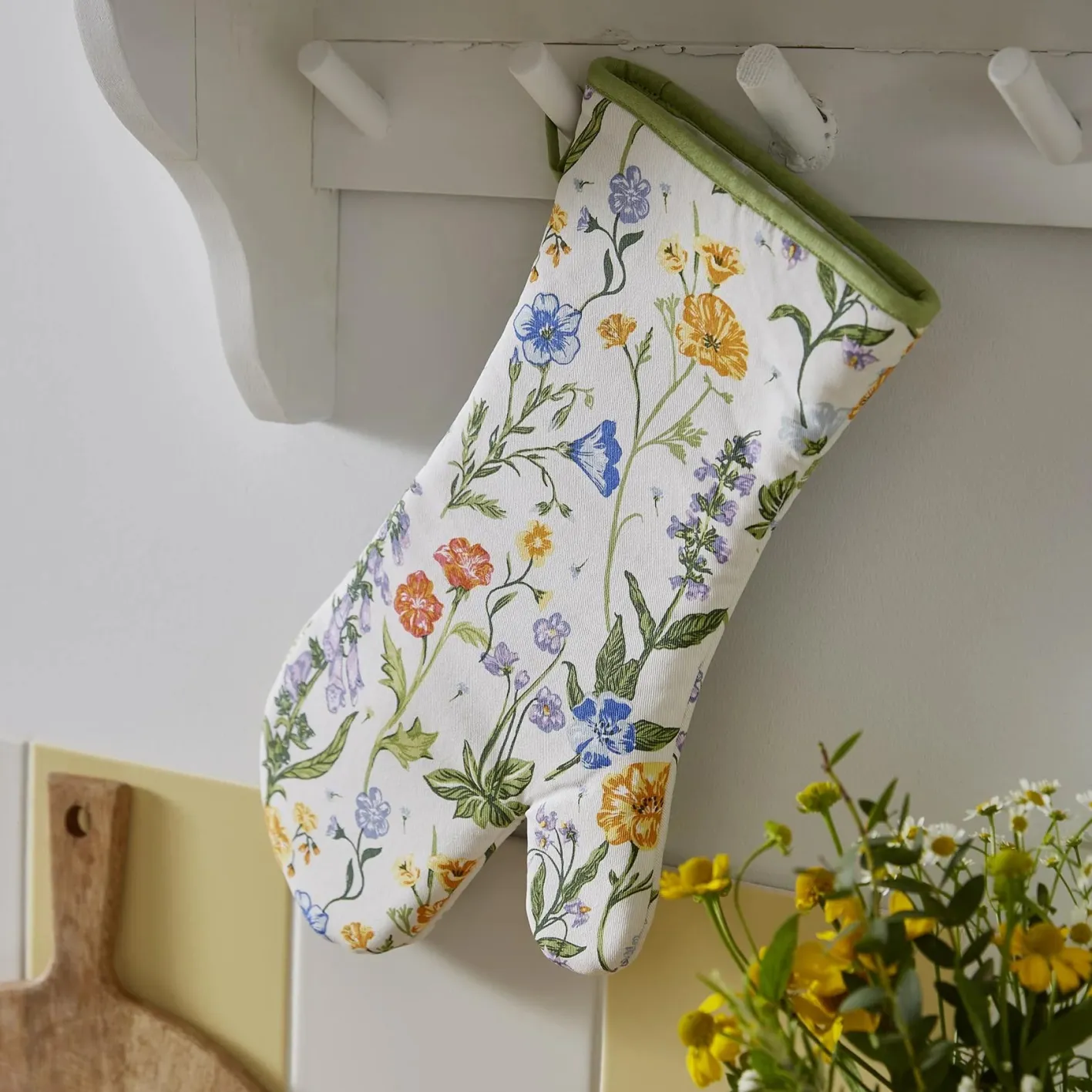 Ulster Weavers Cottage Garden Gauntlet