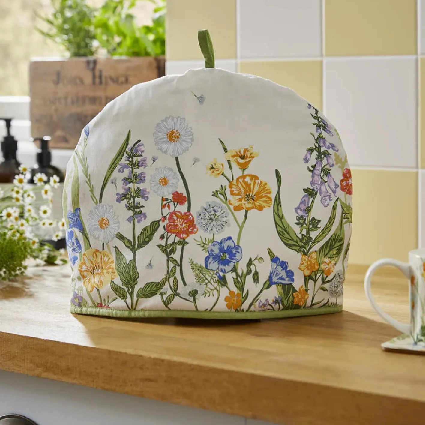 Ulster Weavers Cottage Garden Tea Cosy