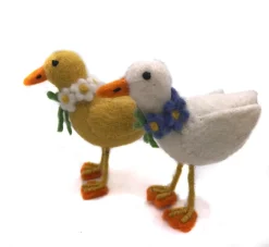 Amica Felt Duckling with Daisy Chain Felt Decorations