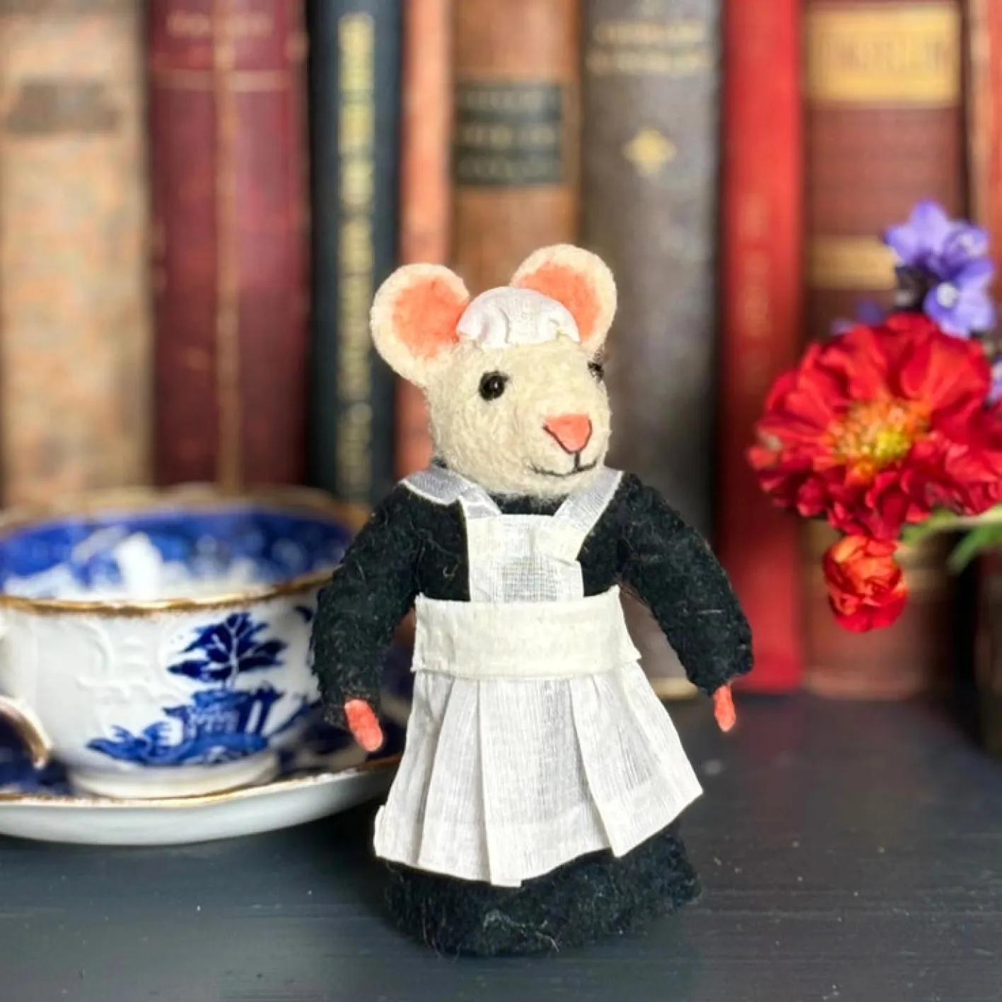 Sew Heart Felt Edwardian Maid Mouse