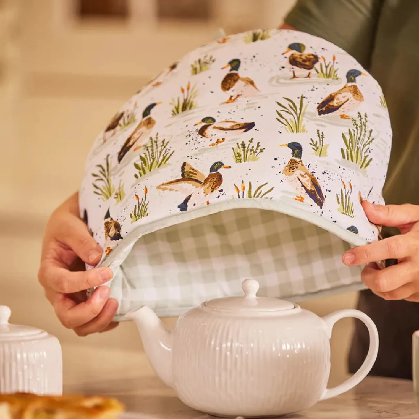 Ulster Weavers Farmhouse Ducks Tea Cosy