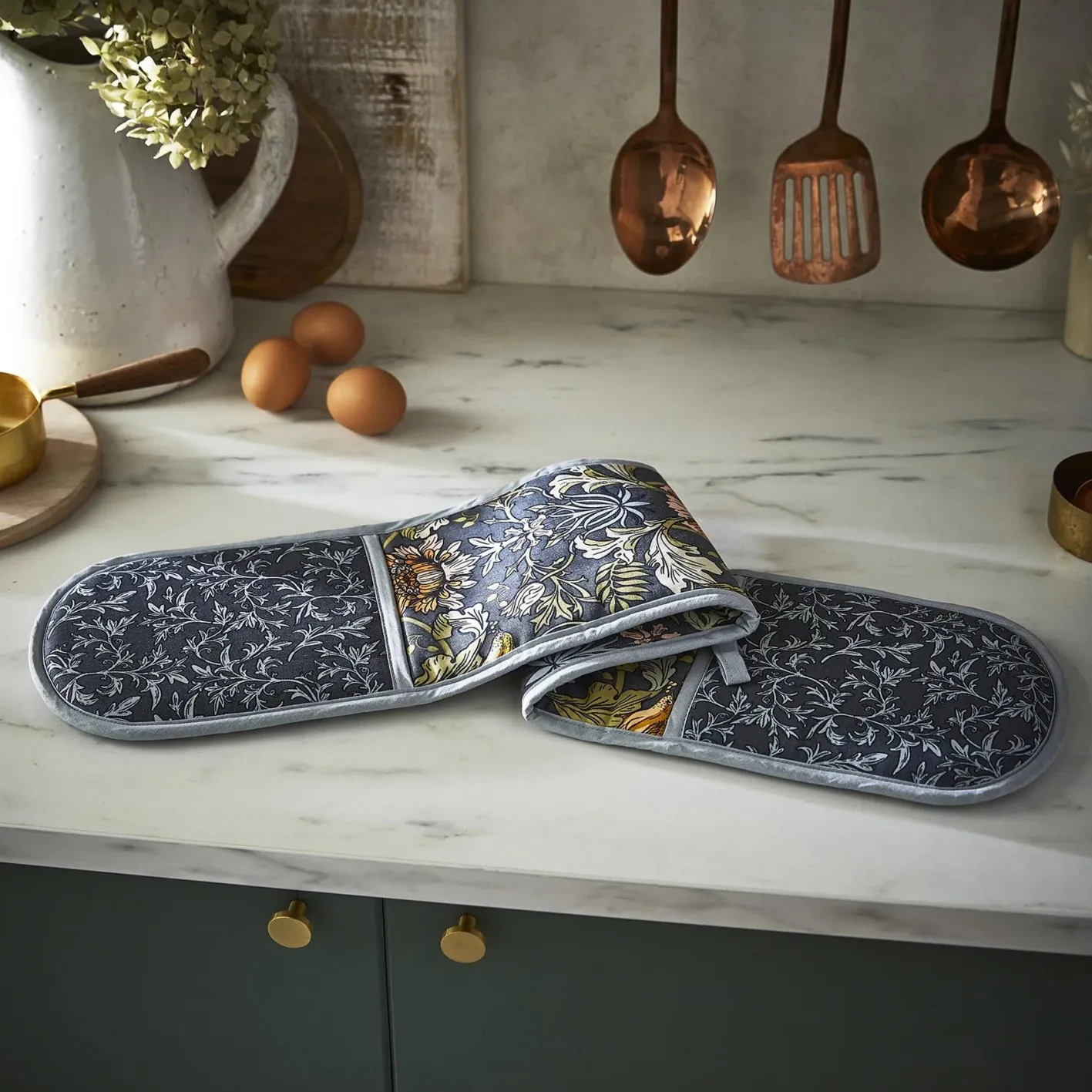 Ulster Weavers Finch & Flower Double Oven Glove