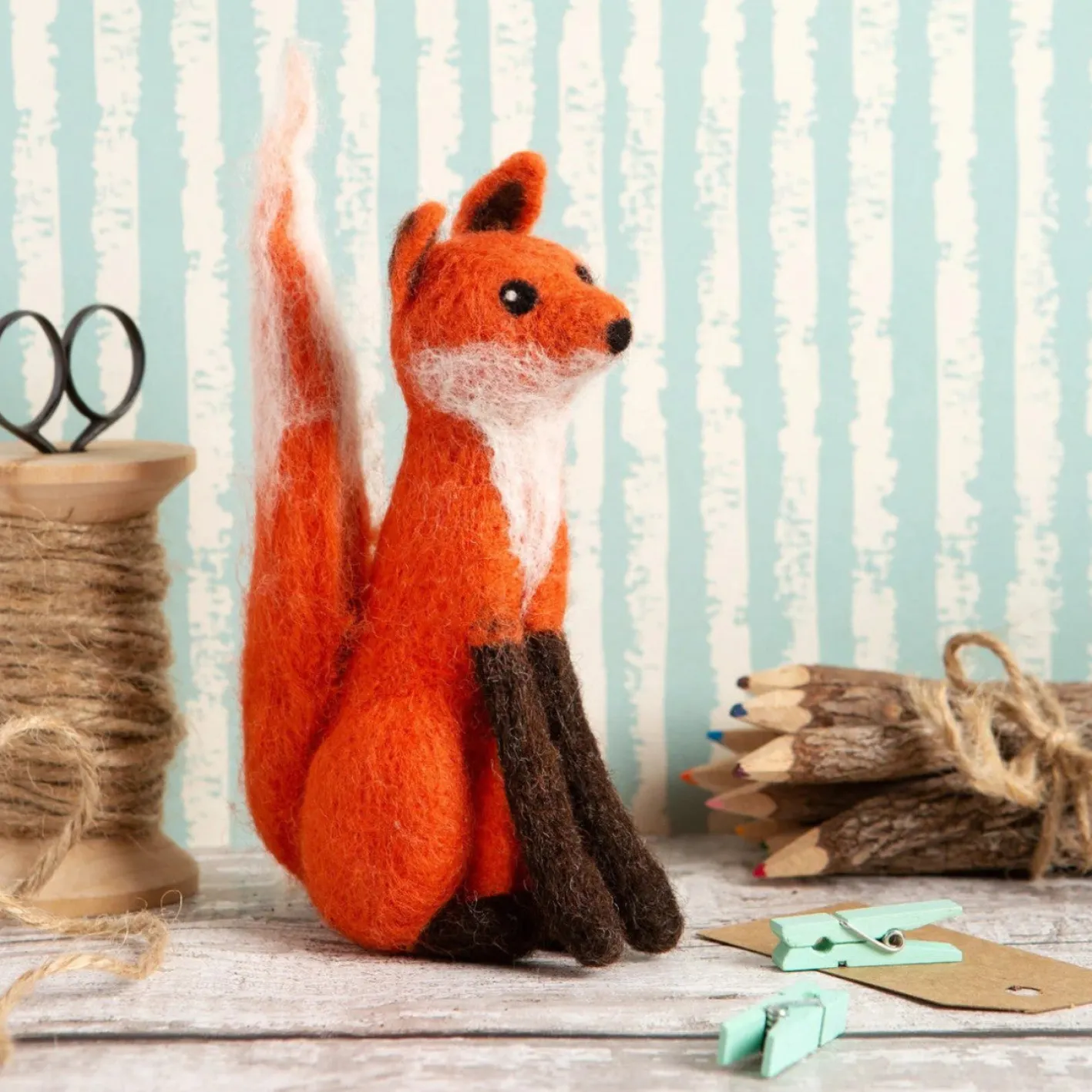 Hawthorn Handmade Fox Needle Felting Kit