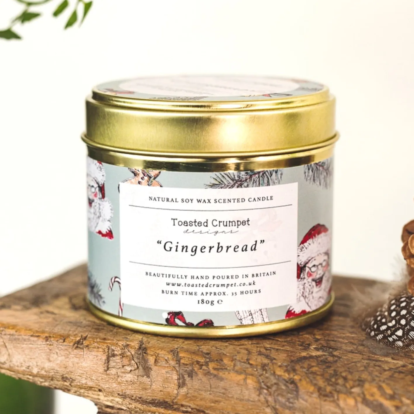 Toasted Crumpet Gingerbread Candle in a Matte Gold Tin
