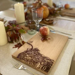 Selbrae Highland Cow Oak Serving Board - 12in