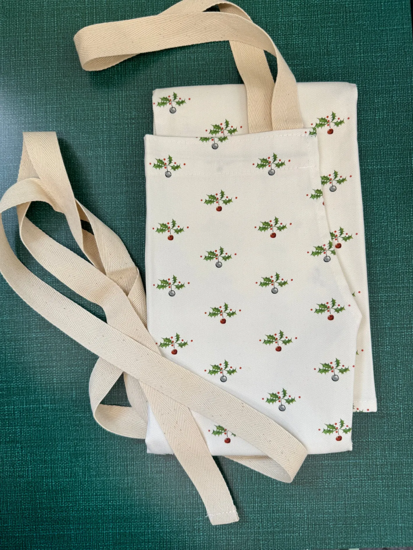 Jane Abbott Designs Holly & Berry Adult Apron