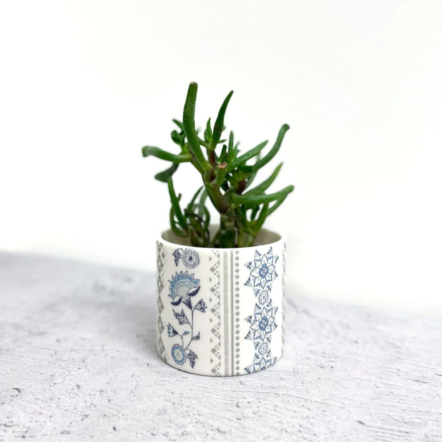 Alex Allday Jasmine Ceramic Tea Light Holder