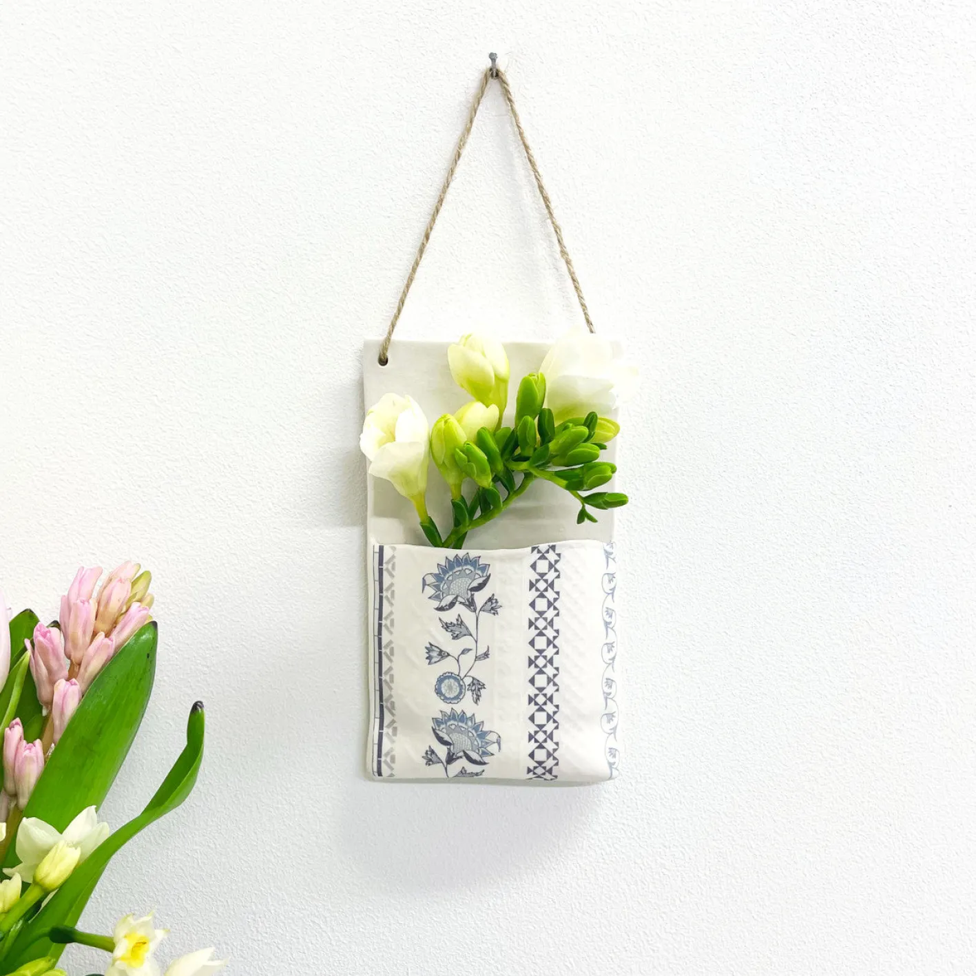 Alex Allday Large Hanging Planter Pocket - Jasmine