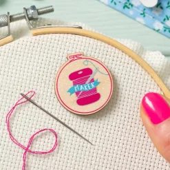 Hawthorn Handmade Maker Bobbin Magnetic Needle Holder