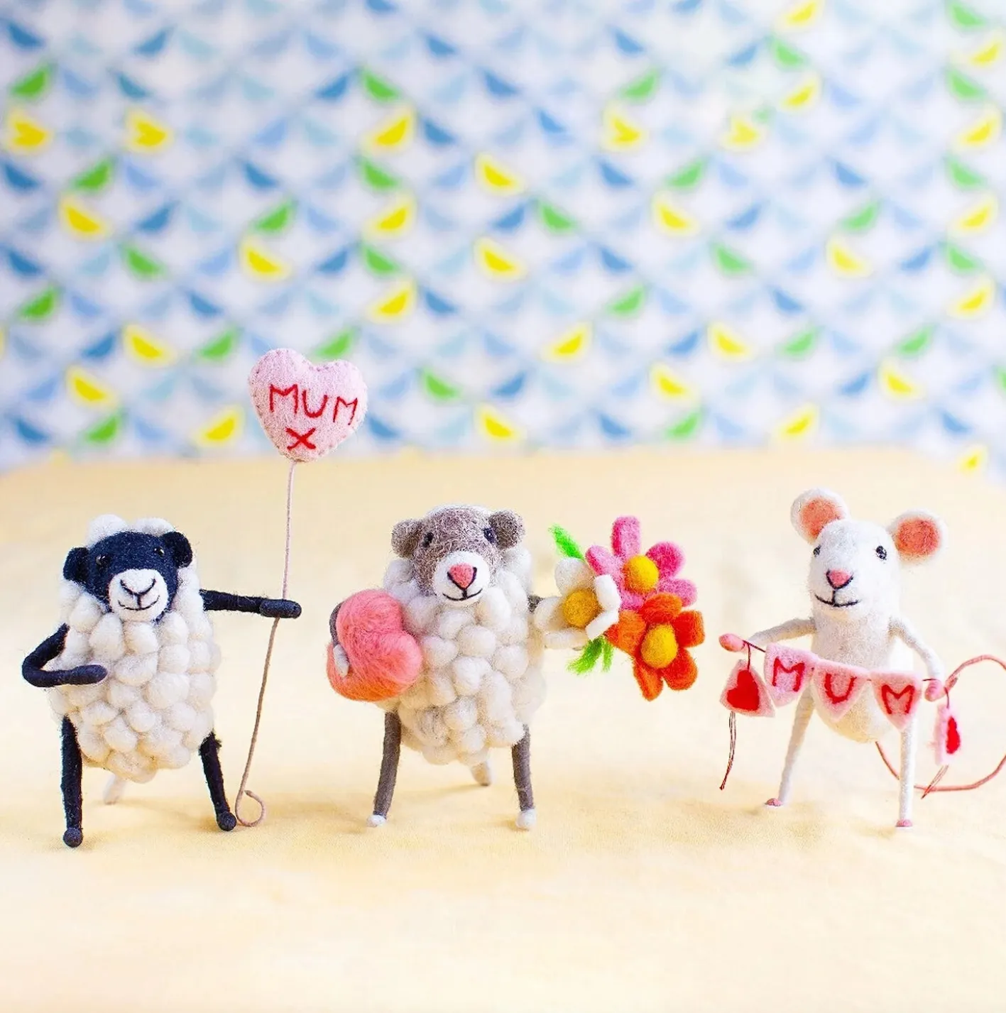 Sew Heart Felt Mum Balloon Sheep
