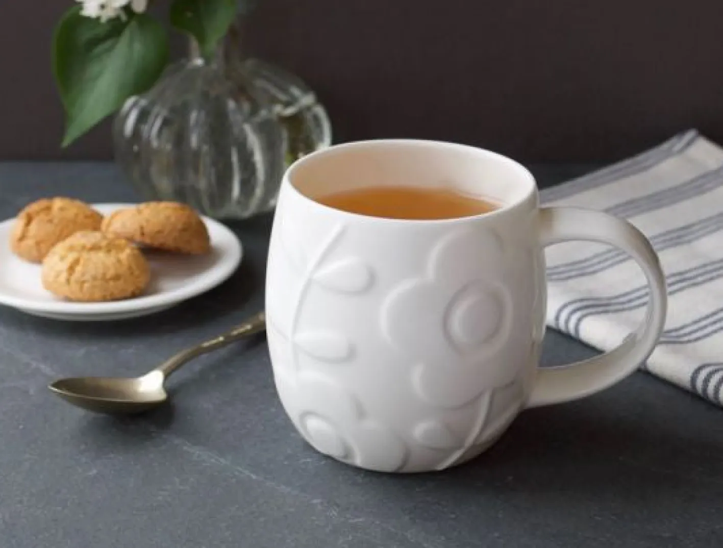 Repeat Repeat Plum Flower Mug