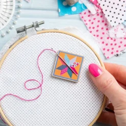 Hawthorn Handmade Quilt Block Magnetic Needle Holder