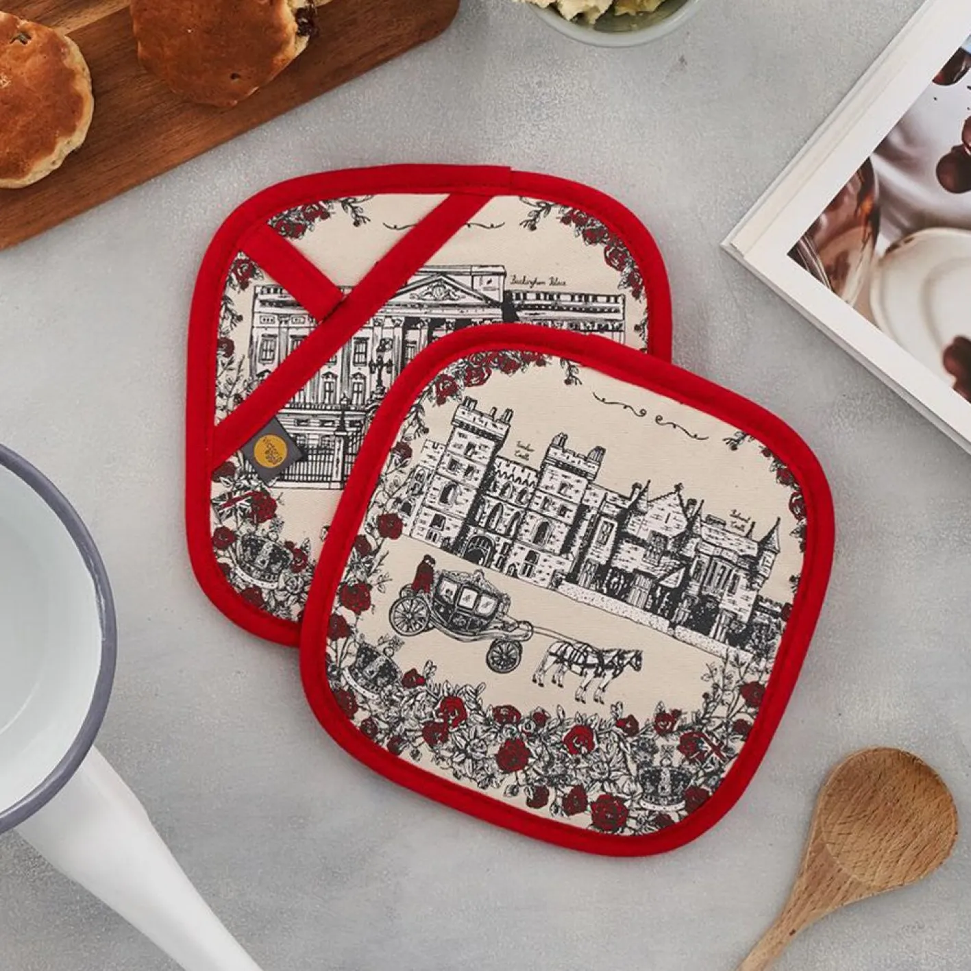 Victoria Eggs Royally British Pot Grab/Holder
