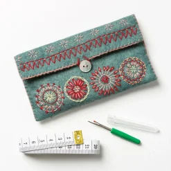 Corinne Lapierre Sewing Pouch Felt Craft Mini Kit
