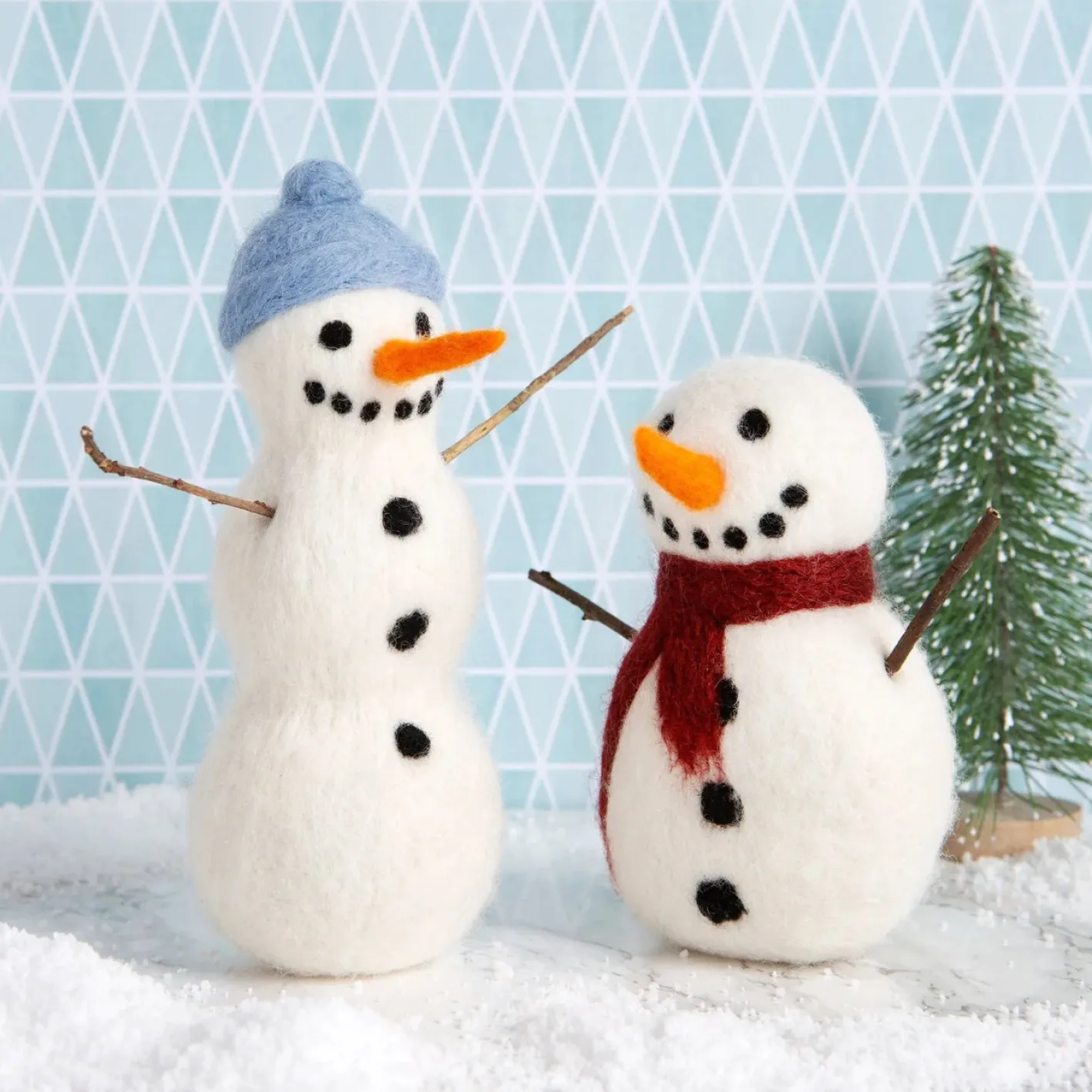 Hawthorn Handmade Snowmen Needle Felting Kit
