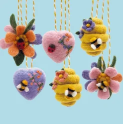 Bergin & Bath Springtime Needle Felting Kit