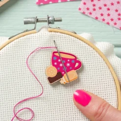 Hawthorn Handmade Tea & Biscuits Magnetic Needle Holder