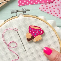 Hawthorn Handmade Tea & Biscuits Magnetic Needle Holder